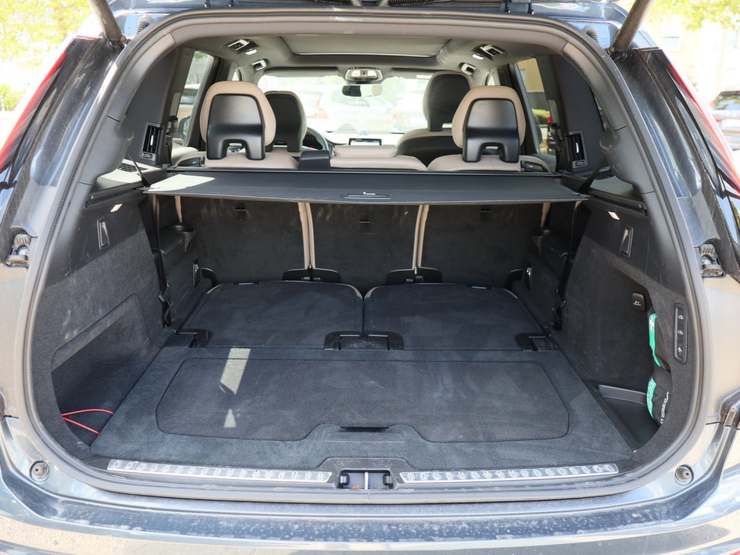 Volvo XC90 T8 AWD - SUV/Off-road - Blau - Gebrauchtwagen - Bild 11