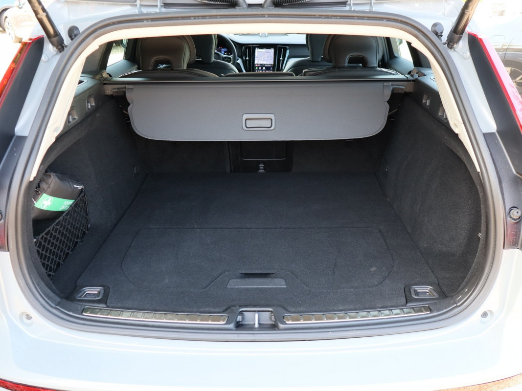 Volvo V60 B4 Diesel - Kombi - Grau - Gebrauchtwagen - Bild 10