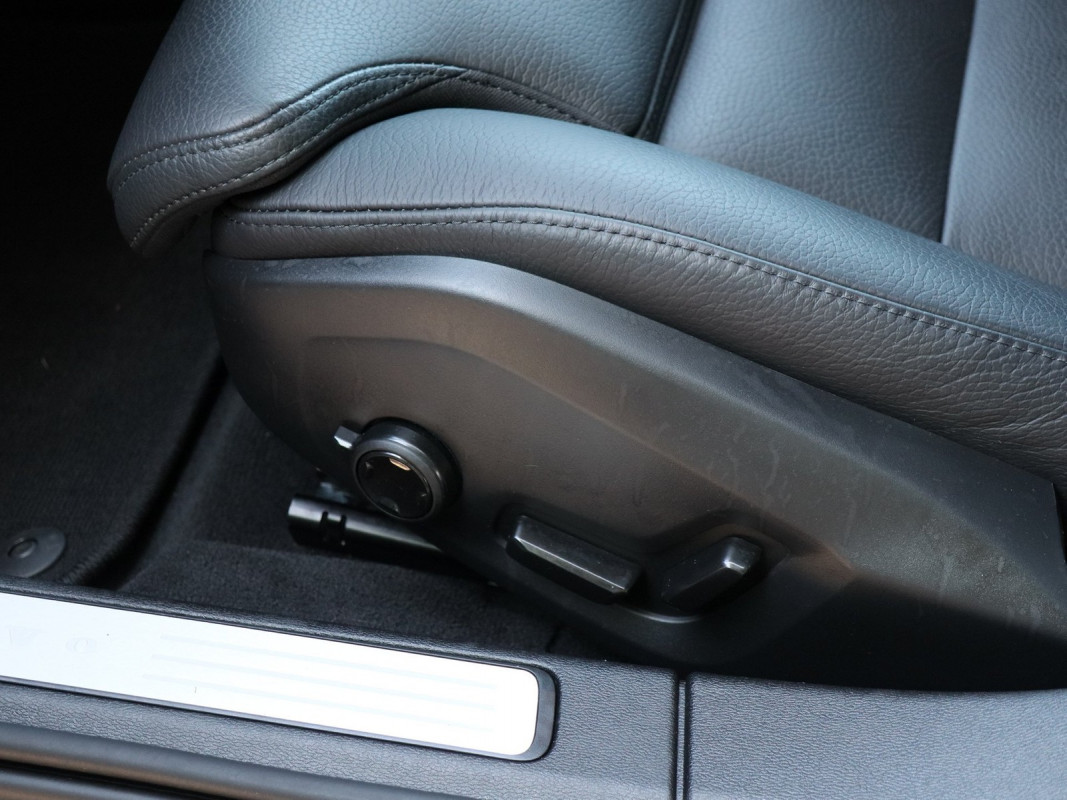 Volvo V60 B4 Diesel - Kombi - Grau - Gebrauchtwagen - Bild 13