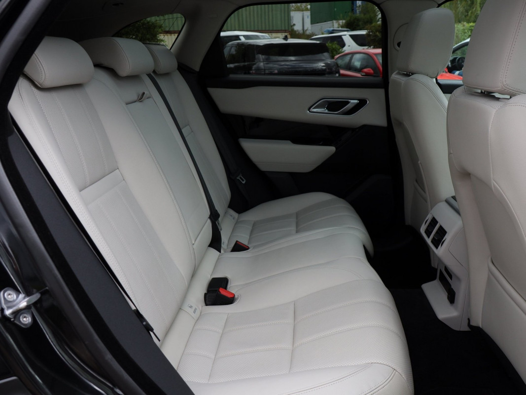 Land Rover Range Rover Velar - SUV/Off-road - Schwarz - Gebrauchtwagen - Bild 5