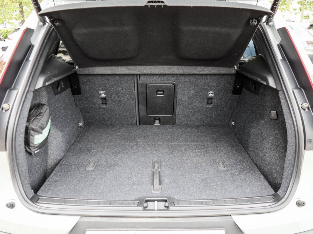 Volvo XC40 B3 - SUV/Off-road - Grau - Gebrauchtwagen - Bild 11