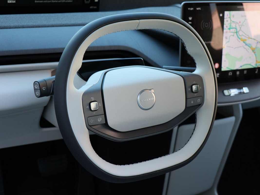 Volvo EX60 - SUV/Off-road - Grün - Gebrauchtwagen - Bild 9