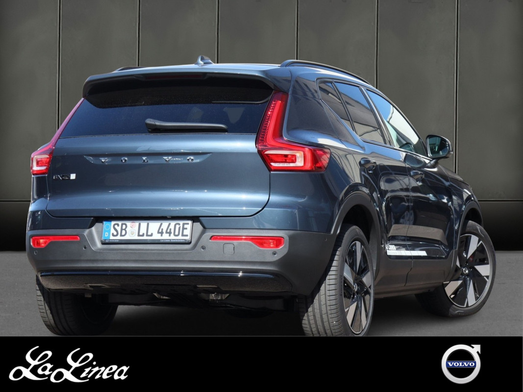 Volvo EX40 - SUV/Off-road - Blau - Gebrauchtwagen - Bild 2