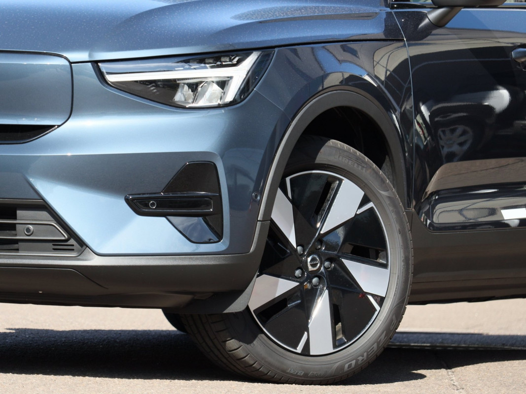 Volvo EX40 - SUV/Off-road - Blau - Gebrauchtwagen - Bild 5