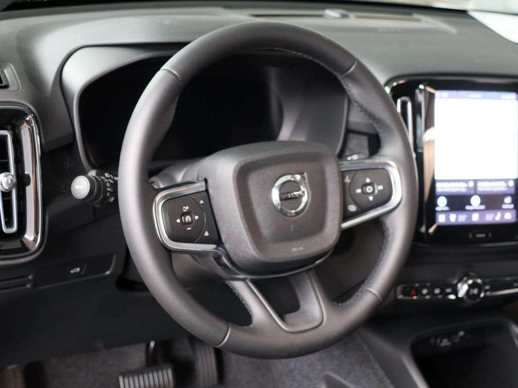 Volvo EX40 - SUV/Off-road - Blau - Gebrauchtwagen - Bild 9