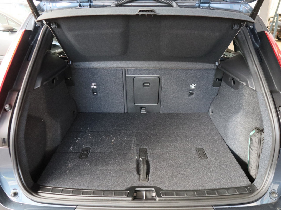 Volvo EX40 - SUV/Off-road - Blau - Gebrauchtwagen - Bild 11