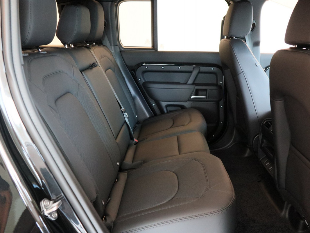 Land Rover Defender 110 D250 X-Dynamic SE - SUV/Off-road - Schwarz - Neuwagen - Bild 5