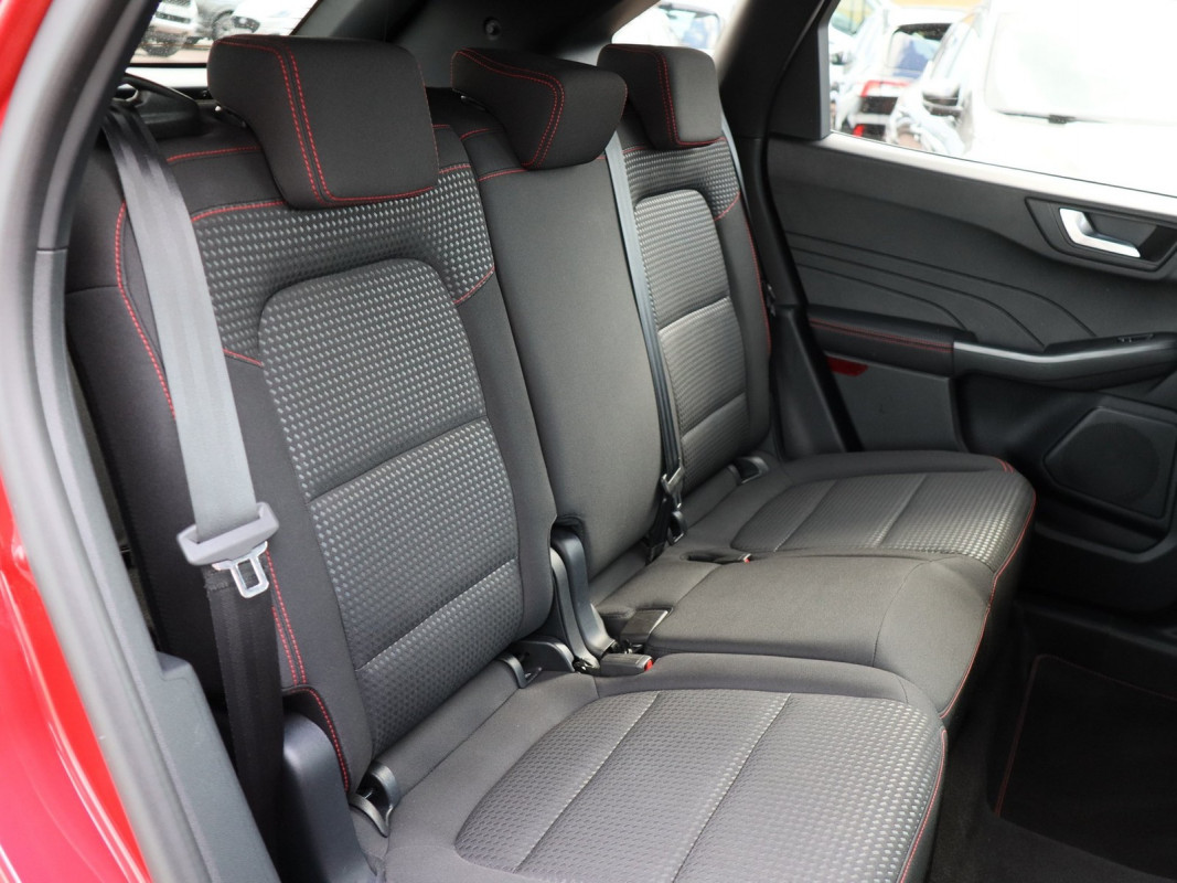 Ford Kuga 2,5l PHEV ST-Line, Allwetter, Winter-Paket uvm. - SUV/Off-road - Rot - Gebrauchtwagen - Bild 4