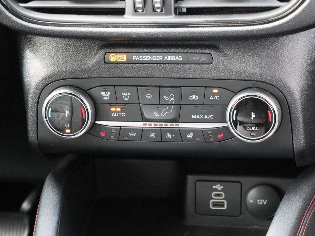 Ford Kuga 2,5l PHEV ST-Line, Allwetter, Winter-Paket uvm. - SUV/Off-road - Rot - Gebrauchtwagen - Bild 9