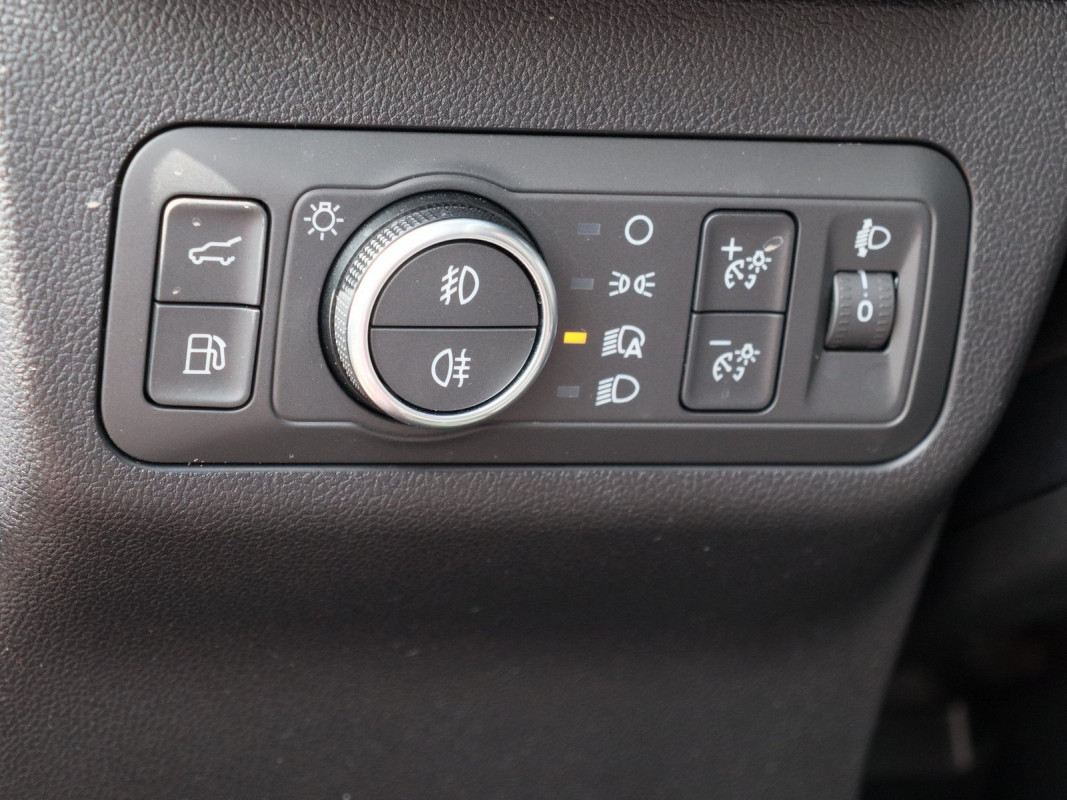 Ford Kuga 2,5l PHEV ST-Line, Allwetter, Winter-Paket uvm. - SUV/Off-road - Rot - Gebrauchtwagen - Bild 14