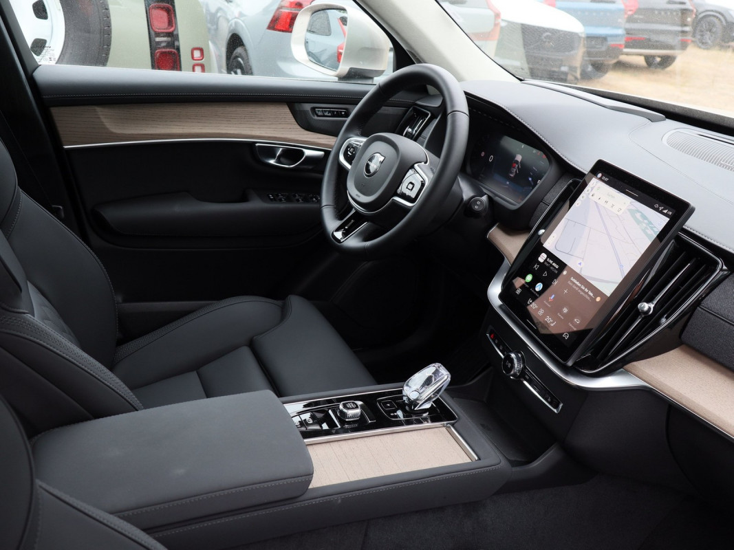 Volvo XC90 T8 Ultra Bright Recharge Plug-In Hybrid AWD - SUV/Off-road - Grau - Gebrauchtwagen - Bild 3