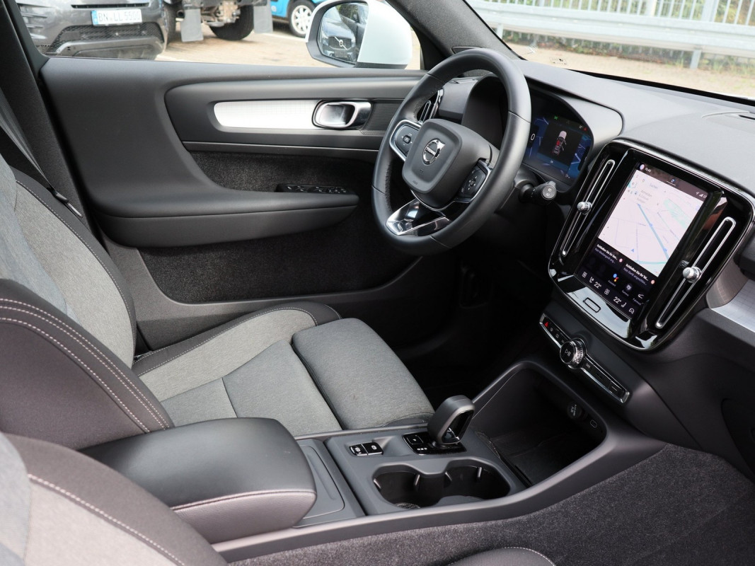 Volvo XC40 Core Lenkradheizung - SUV/Off-road - Weiss - Gebrauchtwagen - Bild 3