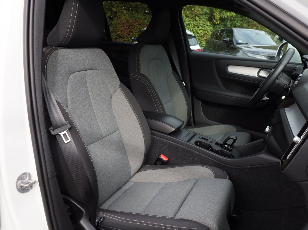Volvo XC40 Core Lenkradheizung - SUV/Off-road - Weiss - Gebrauchtwagen - Bild 6