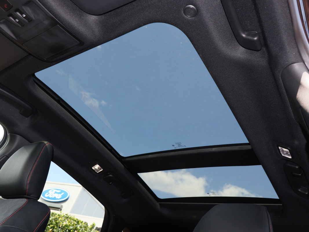 Ford Kuga - SUV/Off-road - Schwarz - Gebrauchtwagen - Bild 12