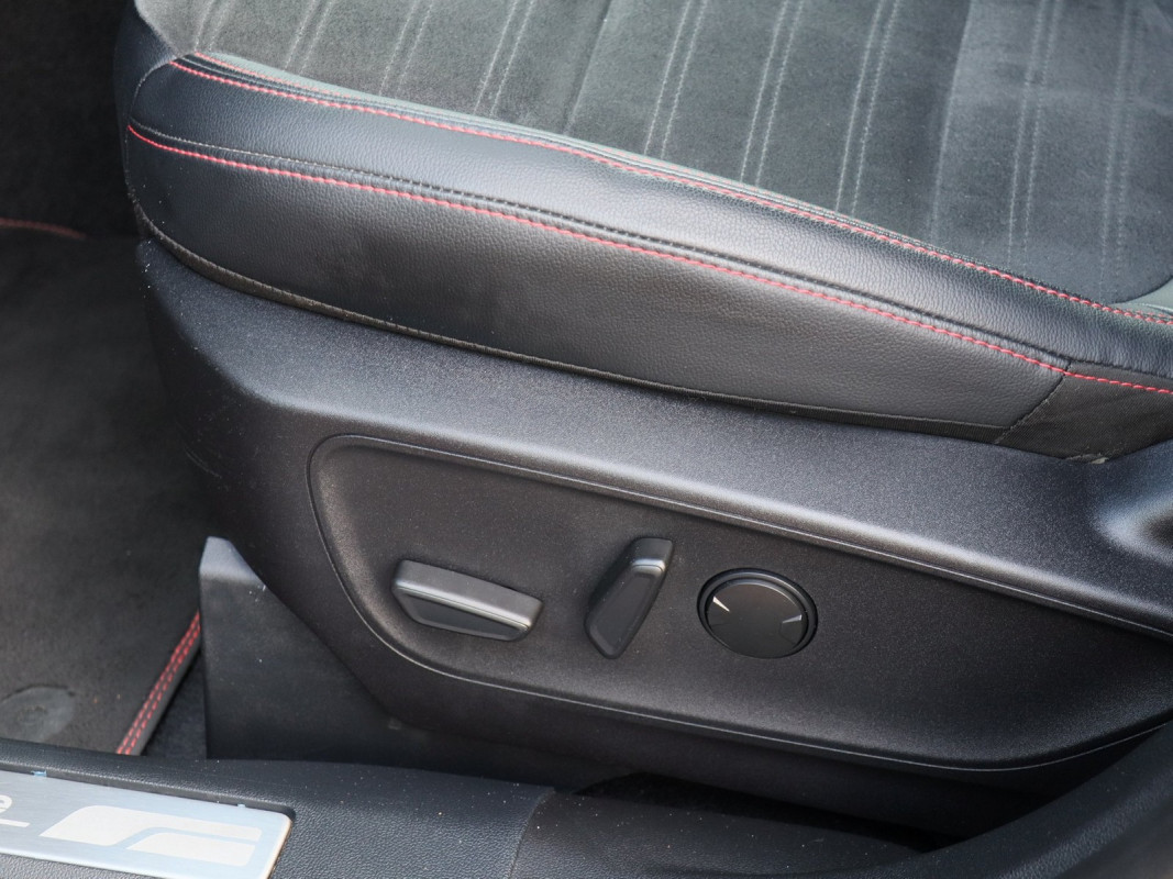 Ford Kuga - SUV/Off-road - Schwarz - Gebrauchtwagen - Bild 13