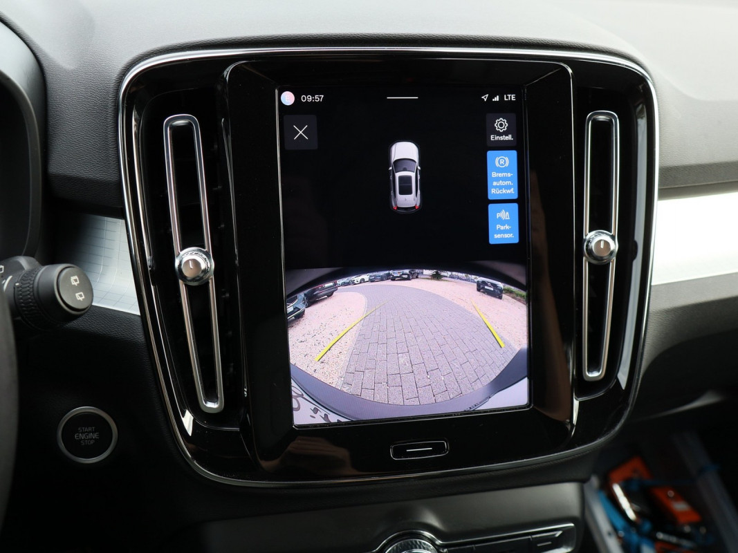 Volvo XC40 B3 - SUV/Off-road - Schwarz - Gebrauchtwagen - Bild 12