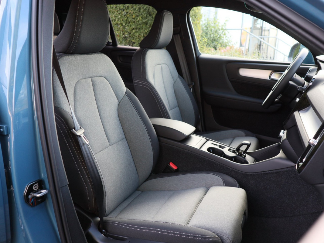 Volvo XC40 B3 - SUV/Off-road - Blau - Gebrauchtwagen - Bild 6