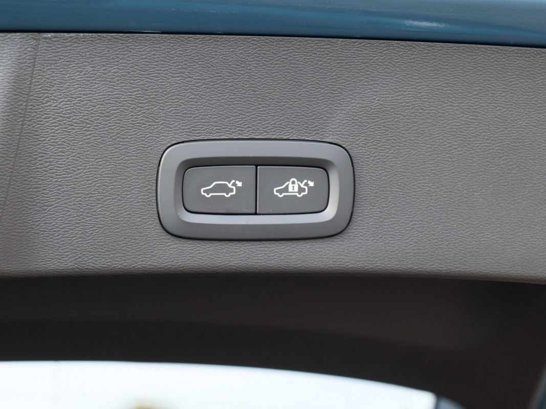 Volvo XC40 B3 - SUV/Off-road - Blau - Gebrauchtwagen - Bild 15