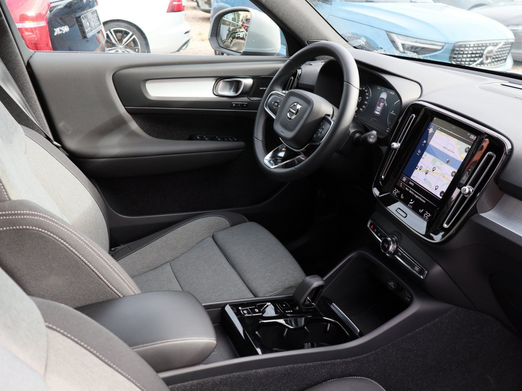 Volvo XC40 T4 - SUV/Off-road - Grau - Gebrauchtwagen - Bild 3