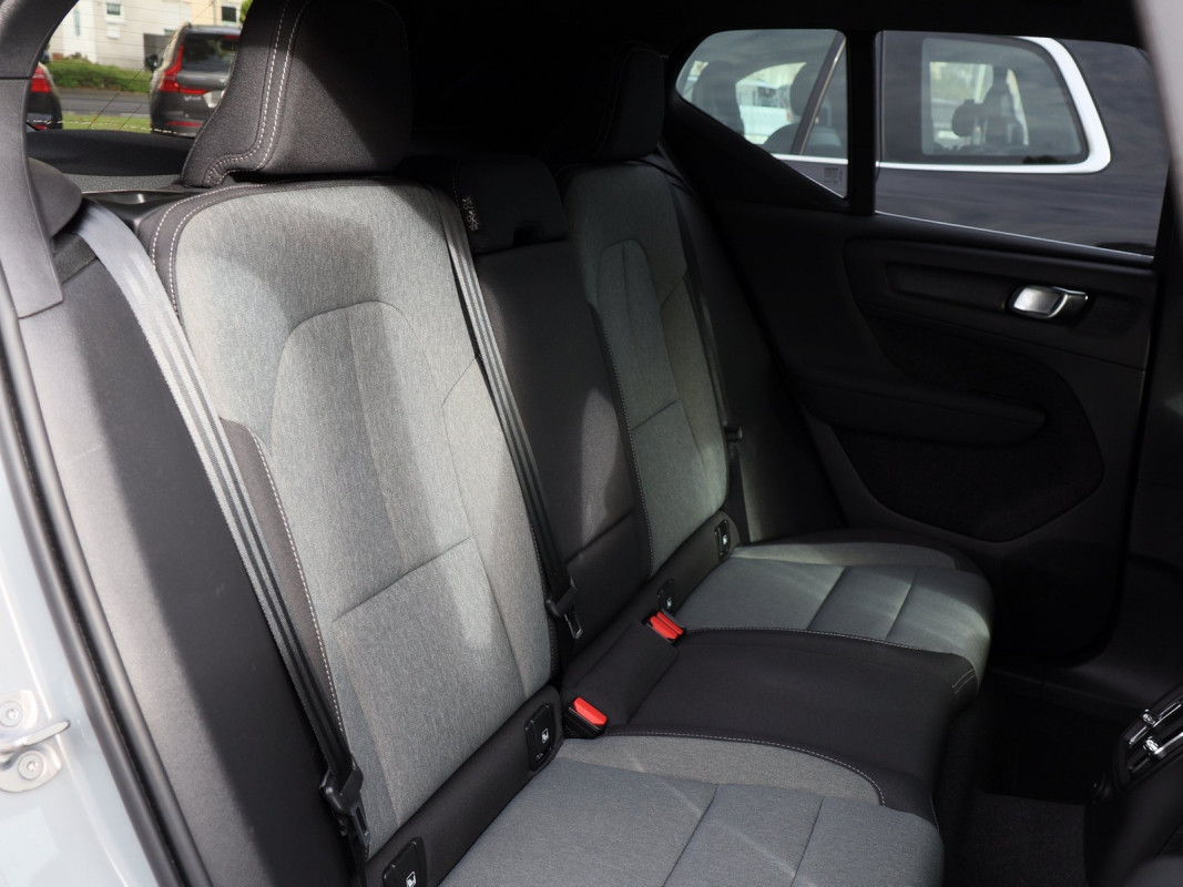 Volvo XC40 T4 - SUV/Off-road - Grau - Gebrauchtwagen - Bild 4