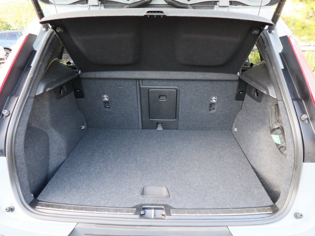 Volvo XC40 T4 - SUV/Off-road - Grau - Gebrauchtwagen - Bild 11