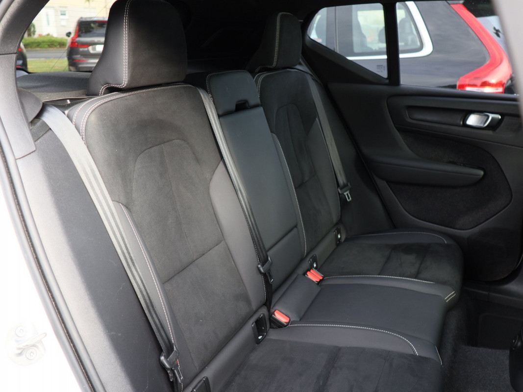 Volvo XC40 T5 - SUV/Off-road - Weiss - Gebrauchtwagen - Bild 4