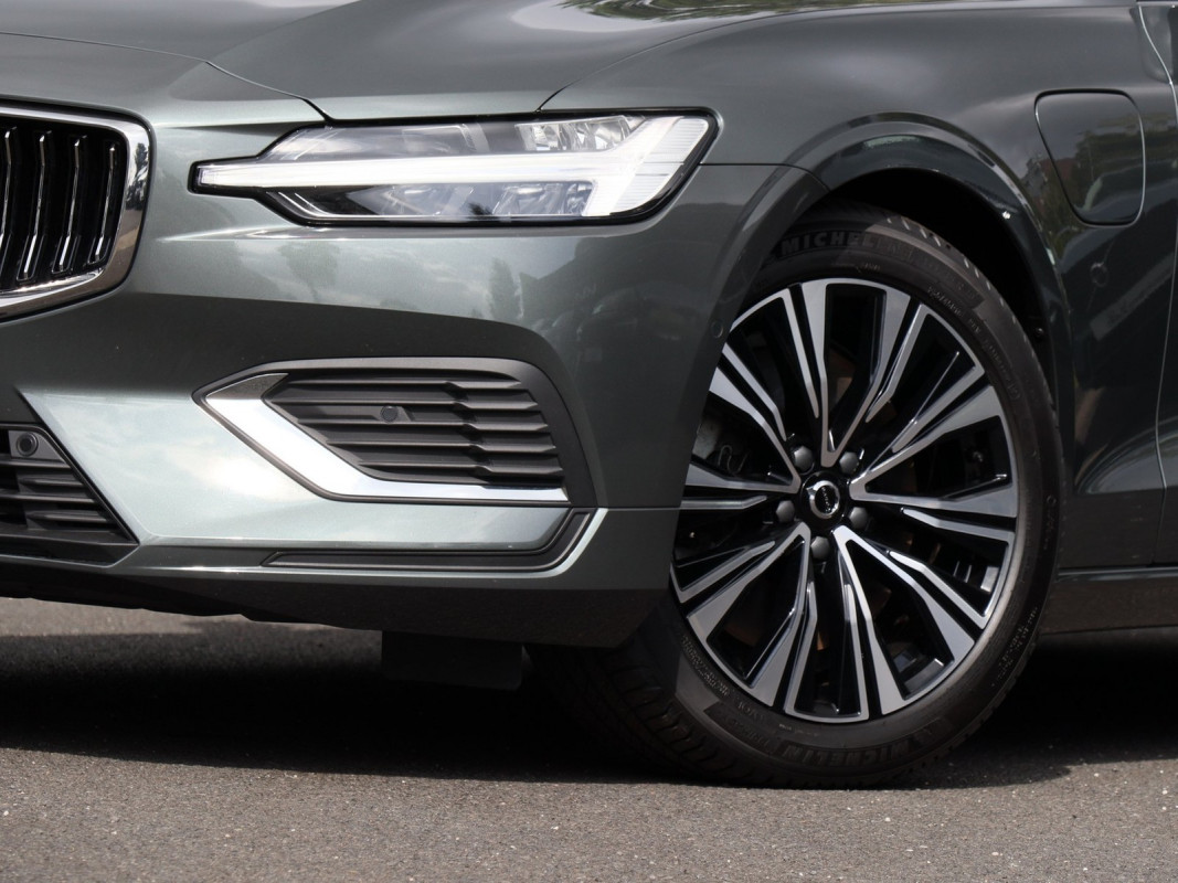 Volvo V60 T8 AWD - Kombi - Grün - Gebrauchtwagen - Bild 5