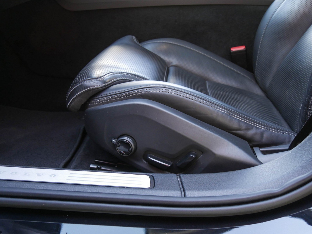 Volvo V60 CC - Kombi - Schwarz - Gebrauchtwagen - Bild 16