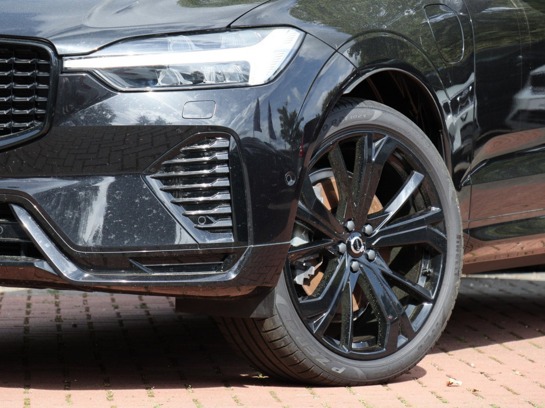 Volvo XC60 T6 - SUV/Off-road - Schwarz - Gebrauchtwagen - Bild 5