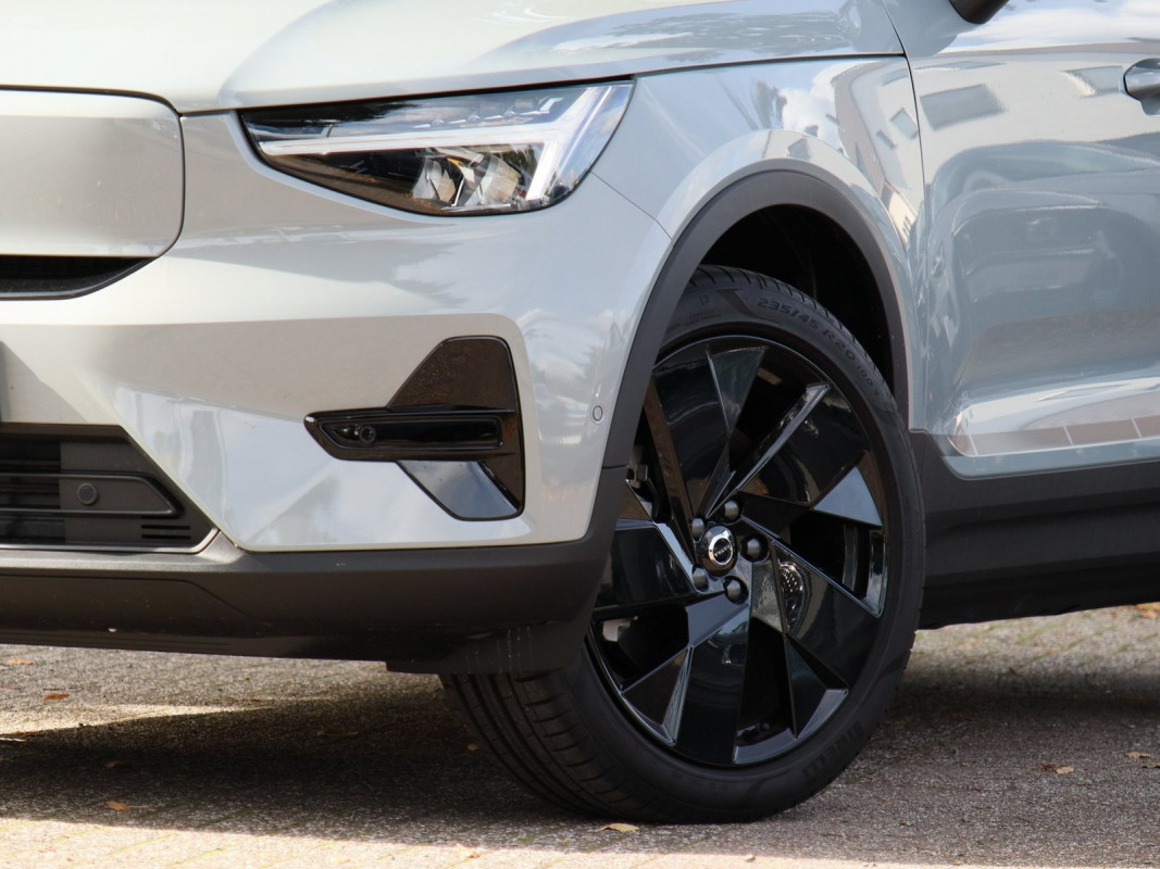 Volvo EX40 Plus Black - SUV/Off-road - Grau - Gebrauchtwagen - Bild 5