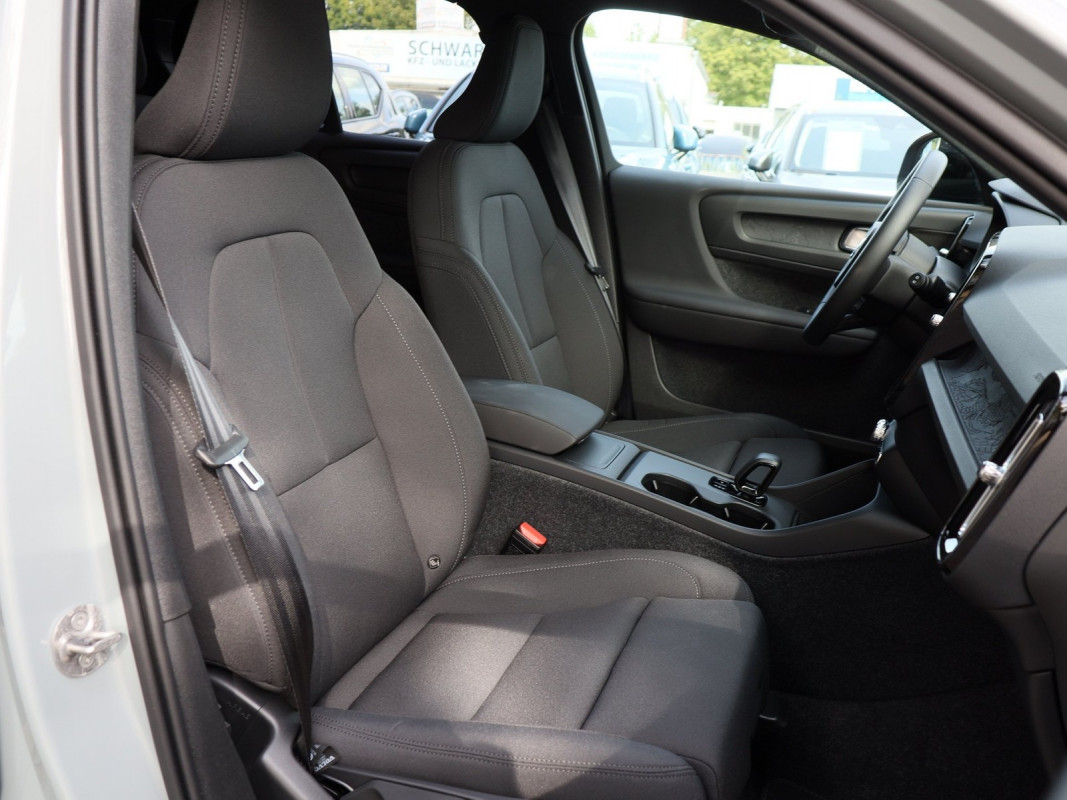 Volvo EX40 Plus Black - SUV/Off-road - Grau - Gebrauchtwagen - Bild 6