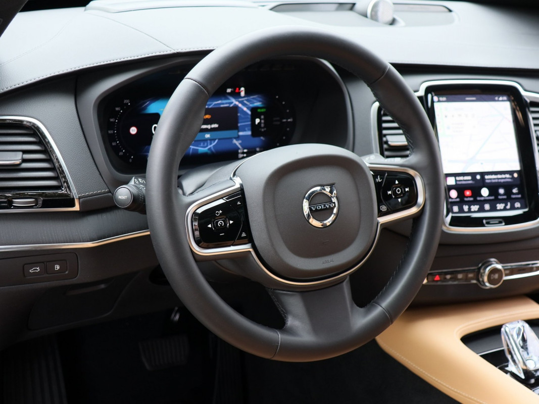 Volvo XC90 T8 AWD Recharge - SUV/Off-road - Blau - Gebrauchtwagen - Bild 9