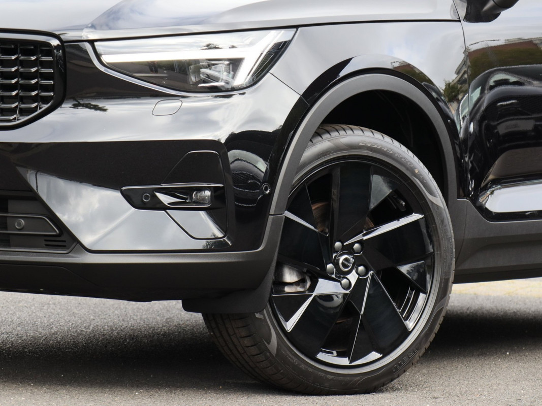 Volvo XC40 B4 - SUV/Off-road - Schwarz - Gebrauchtwagen - Bild 5