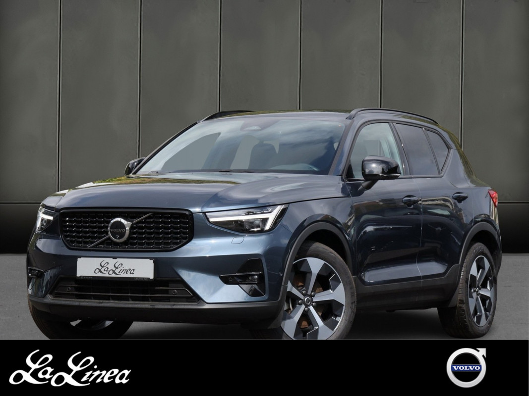 Volvo XC40 B4 - SUV/Off-road - Blau - Gebrauchtwagen - Bild 1