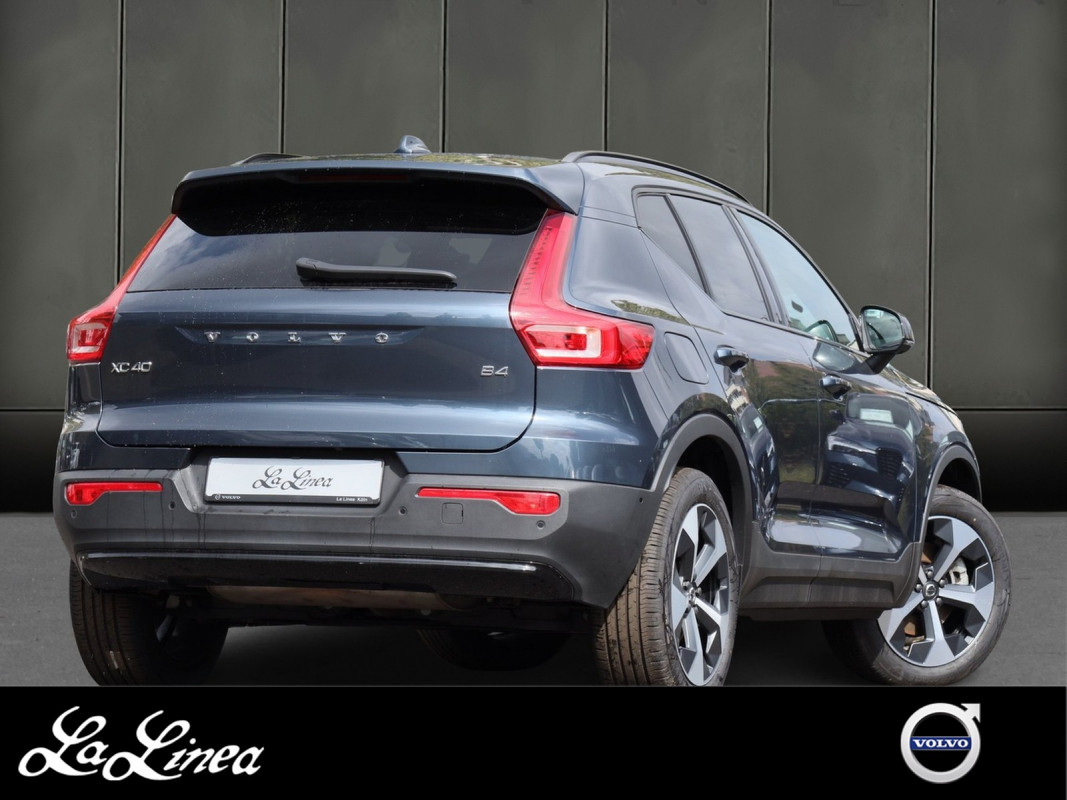 Volvo XC40 B4 - SUV/Off-road - Blau - Gebrauchtwagen - Bild 2