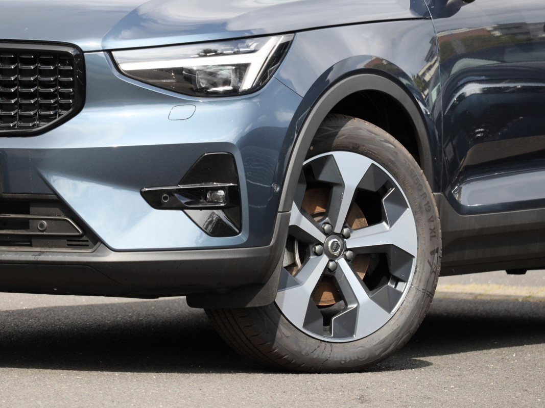 Volvo XC40 B4 - SUV/Off-road - Blau - Gebrauchtwagen - Bild 5
