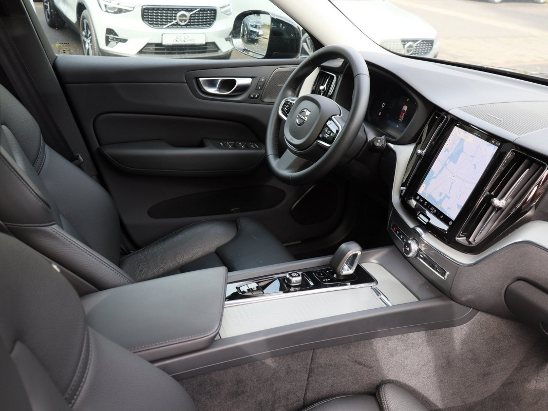 Volvo XC60 T6 AWD - SUV/Off-road - Grau - Gebrauchtwagen - Bild 3