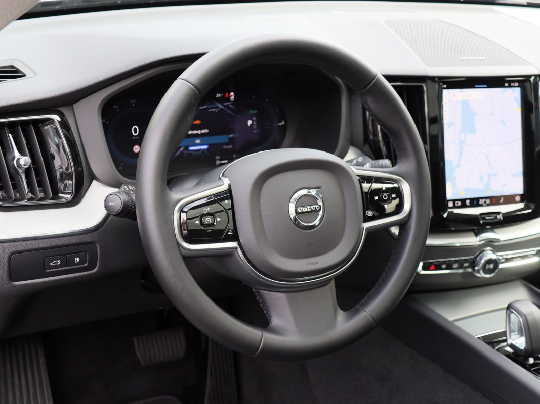 Volvo XC60 T6 AWD - SUV/Off-road - Grau - Gebrauchtwagen - Bild 9