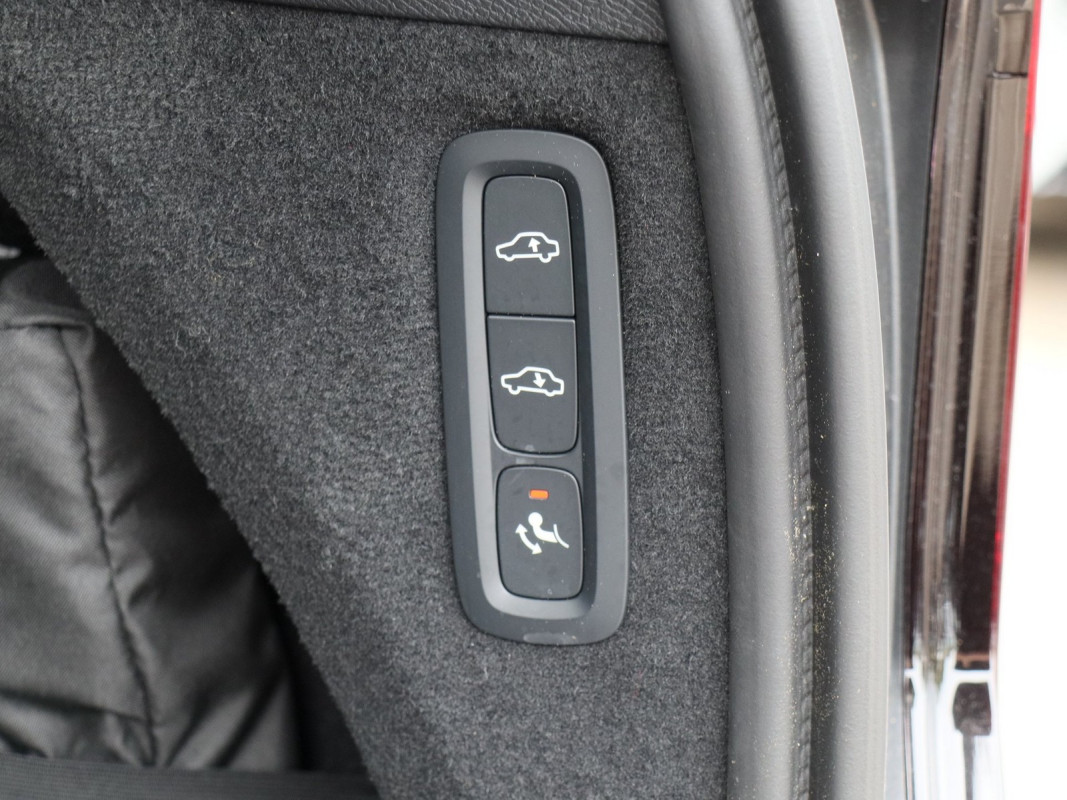 Volvo XC90 T8 AWD - SUV/Off-road - Blau - Gebrauchtwagen - Bild 16