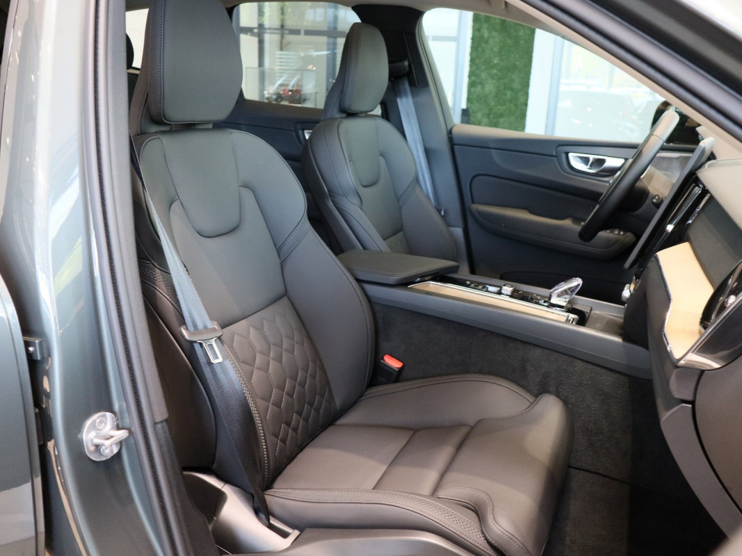 Volvo XC60 B5 (B) AWD - SUV/Off-road - Grün - Gebrauchtwagen - Bild 6