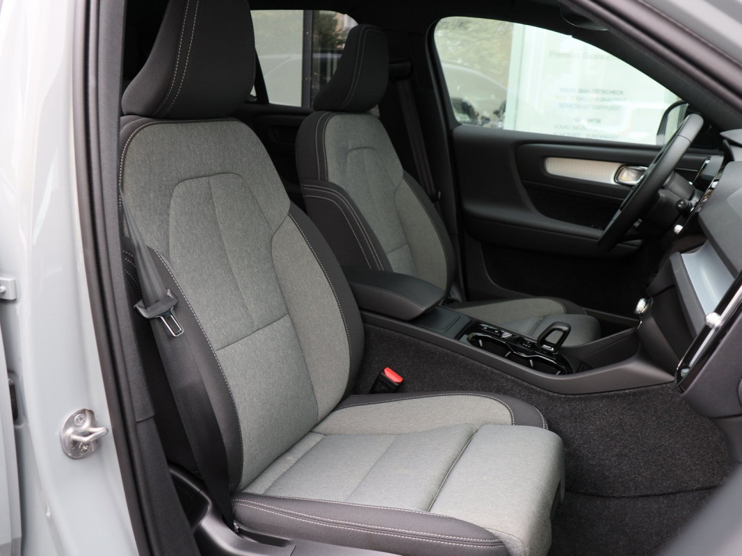 Volvo XC40 B3 - SUV/Off-road - Grau - Gebrauchtwagen - Bild 6