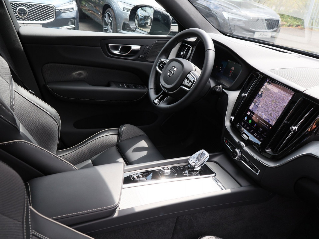 Volvo XC60 T8 AWD - SUV/Off-road - Schwarz - Gebrauchtwagen - Bild 3