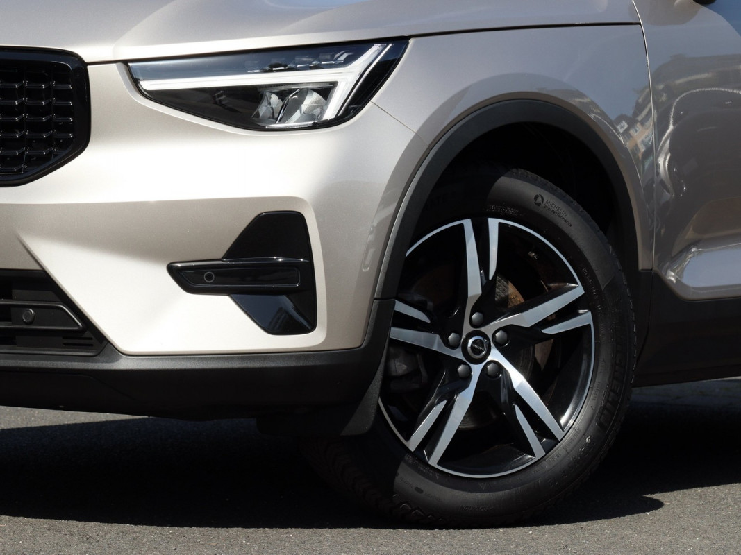 Volvo XC40 B3 (B) - SUV/Off-road - Gold - Gebrauchtwagen - Bild 5