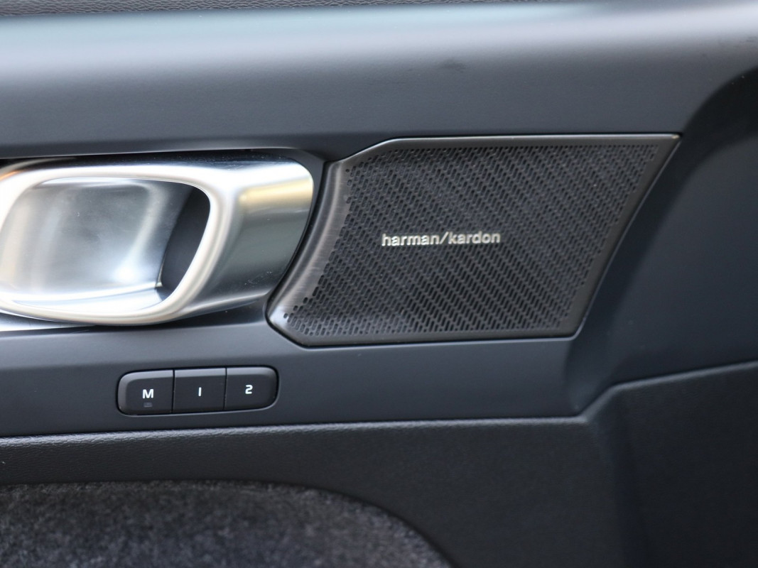 Volvo XC40 B3 (B) - SUV/Off-road - Gold - Gebrauchtwagen - Bild 14
