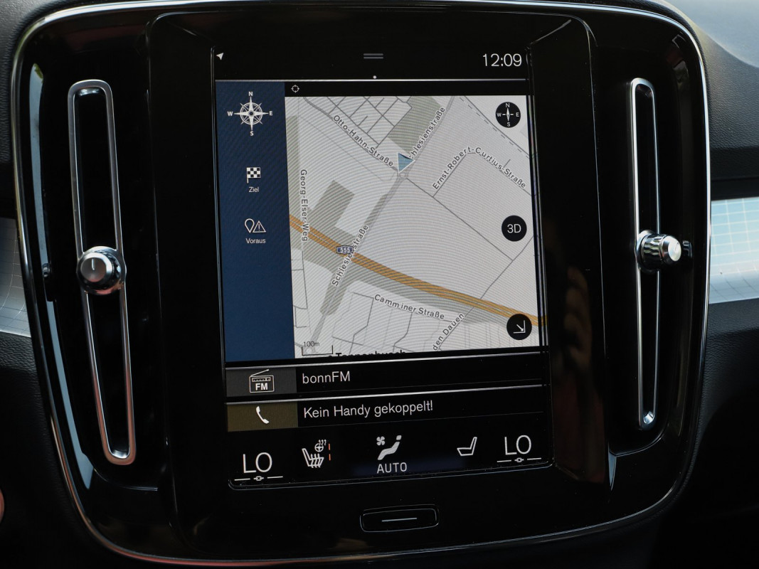 Volvo XC40 T2 - SUV/Off-road - Schwarz - Gebrauchtwagen - Bild 12