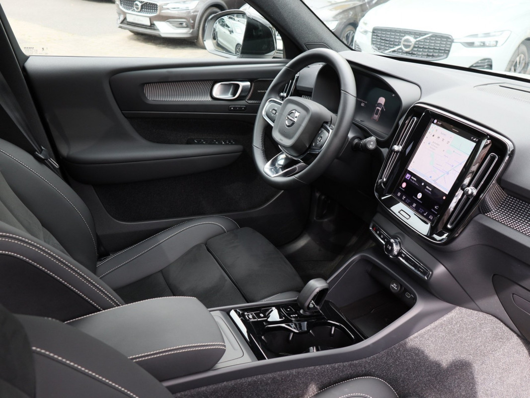 Volvo XC40 B3 - SUV/Off-road - Weiss - Gebrauchtwagen - Bild 3