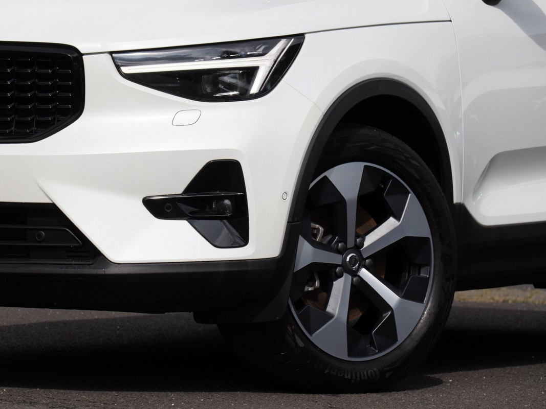 Volvo XC40 B3 - SUV/Off-road - Weiss - Gebrauchtwagen - Bild 5