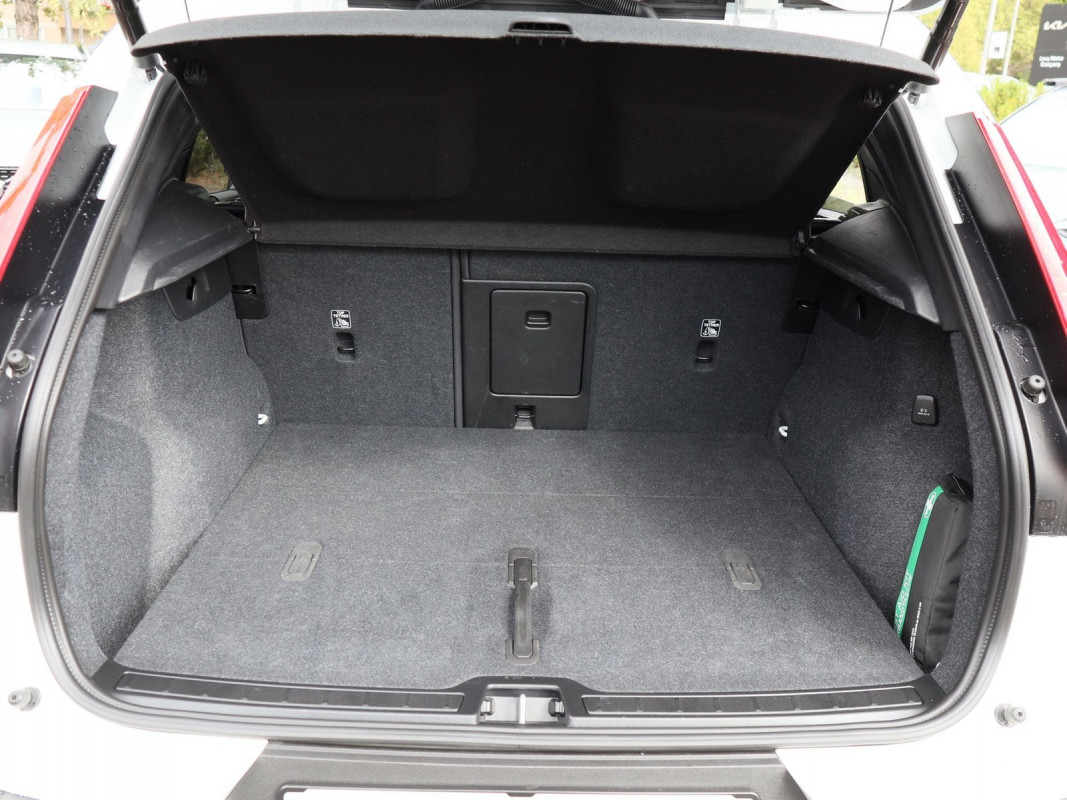 Volvo XC40 B3 - SUV/Off-road - Weiss - Gebrauchtwagen - Bild 11