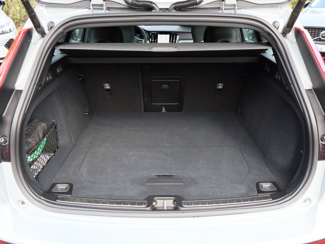 Volvo V60 T6 Recharge AWD - Kombi - Grau - Gebrauchtwagen - Bild 10