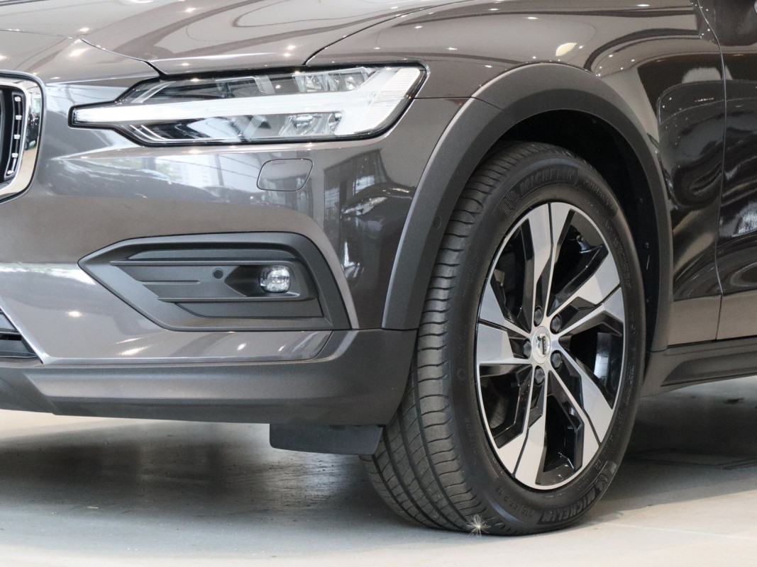 Volvo V60 Cross Country B4 (D) - Kombi - Grau - Gebrauchtwagen - Bild 5